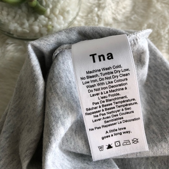 🌟 Aritzia TNA Lizzy Crop Tank *BRAND NEW* - Picture 8 of 8